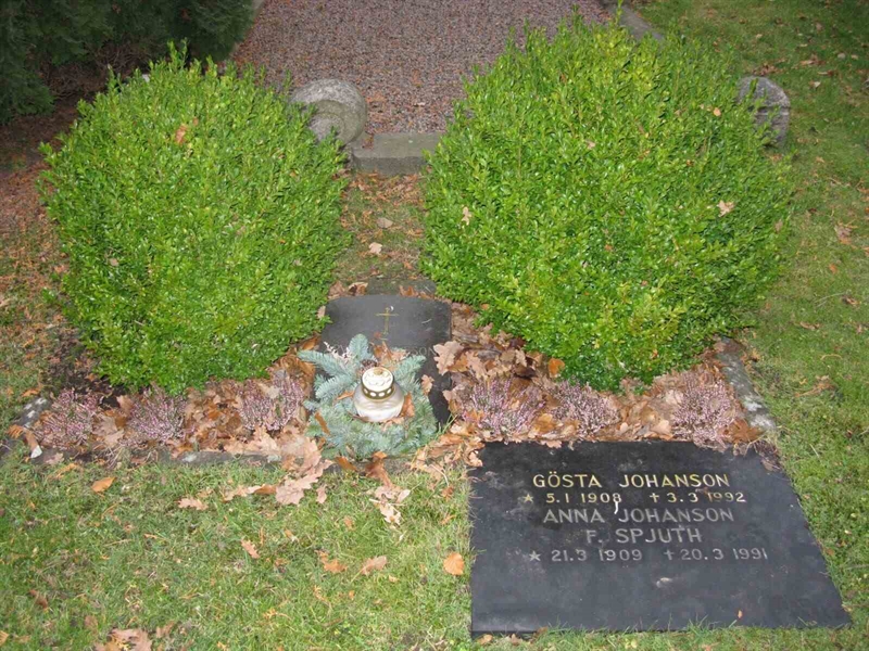 Grave number: SN G    45