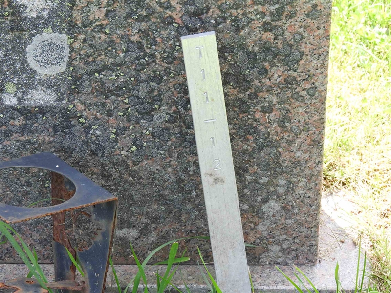 Gravnummer: BK T    11-12