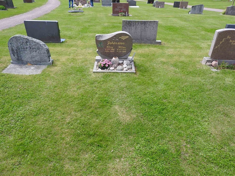 Gravnummer: BK T   119-120