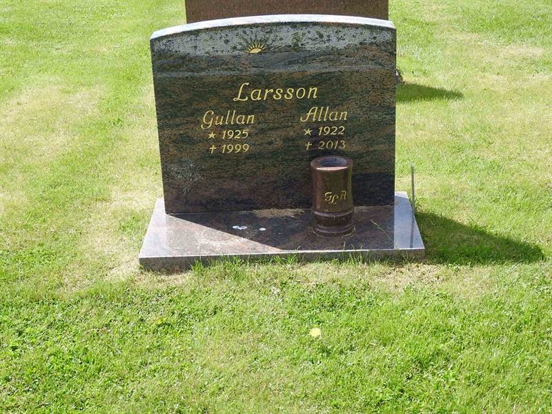 Gravnummer: BK T   137-138