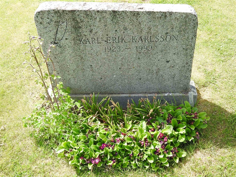 Gravnummer: BK T   135-136