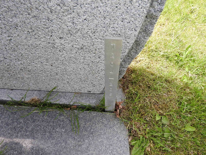 Gravnummer: BK T   204-205