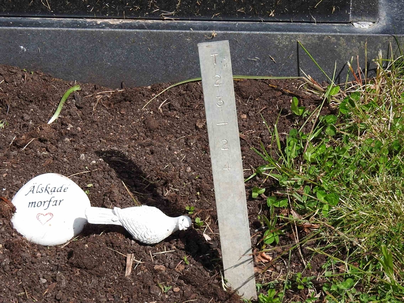 Gravnummer: BK T    23-24