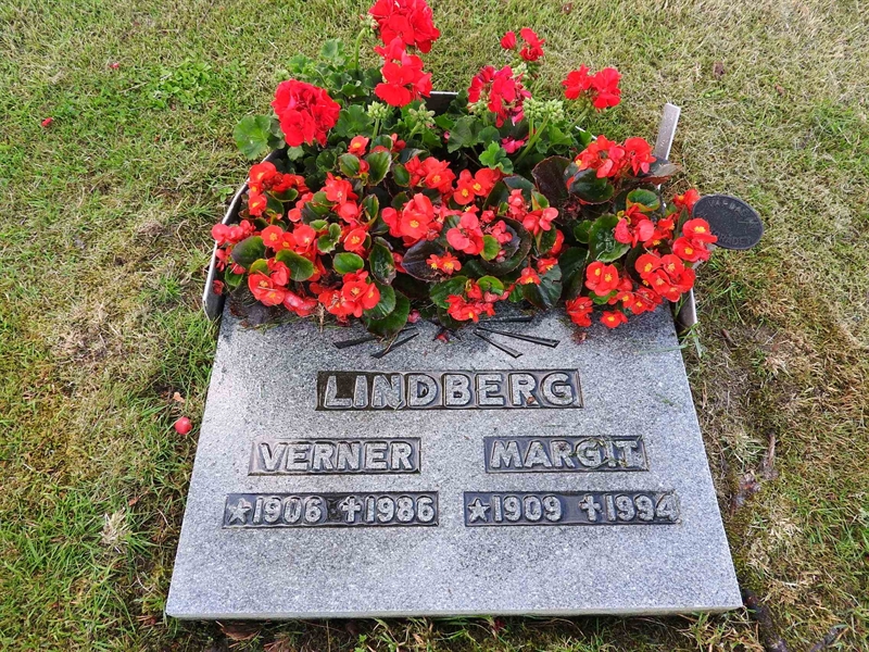 Hautatunnus: BK UA    18