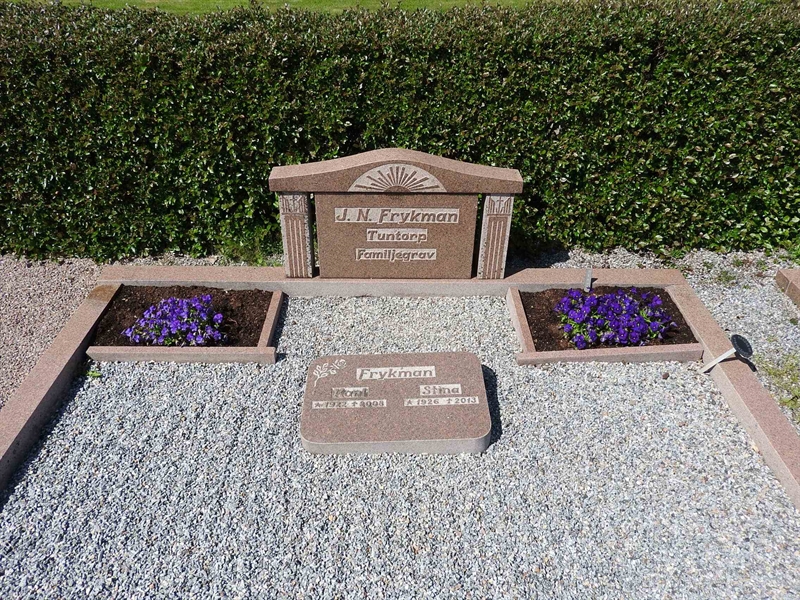 Gravnummer: BK P    24-25