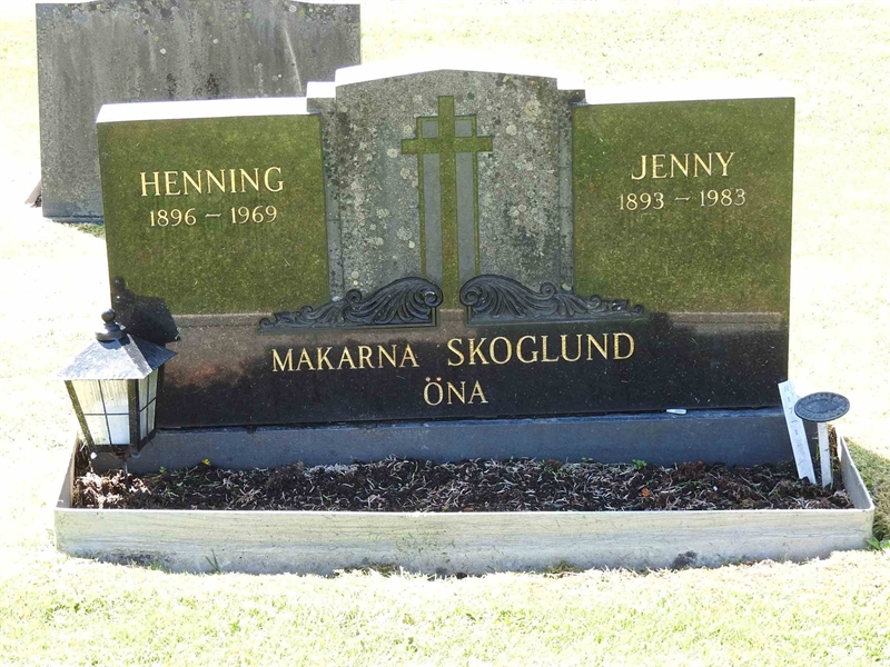 Gravnummer: BK R    17-18