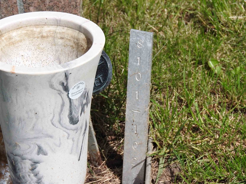 Gravnummer: BK S   101-102