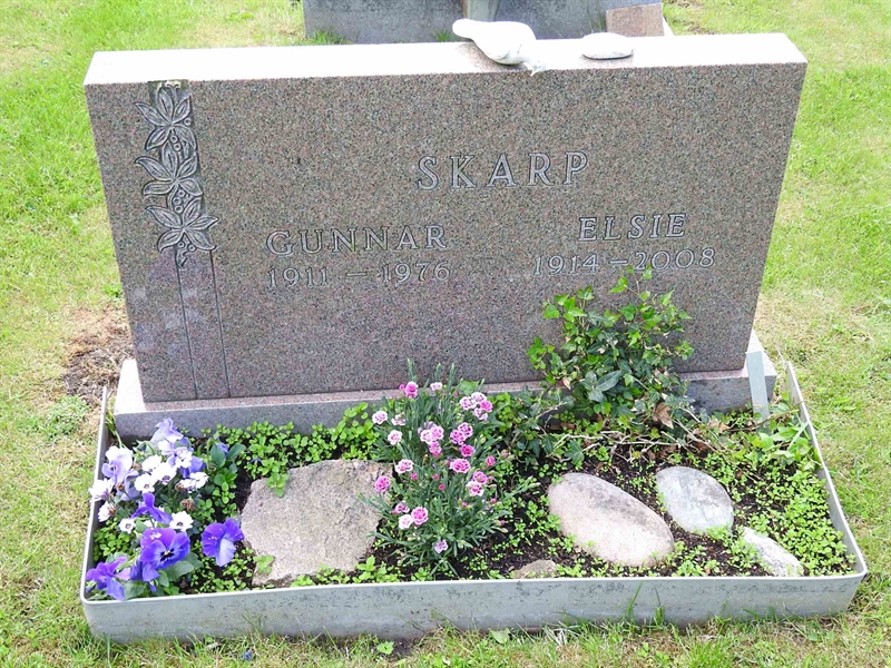 Hautatunnus: BK S   125-126