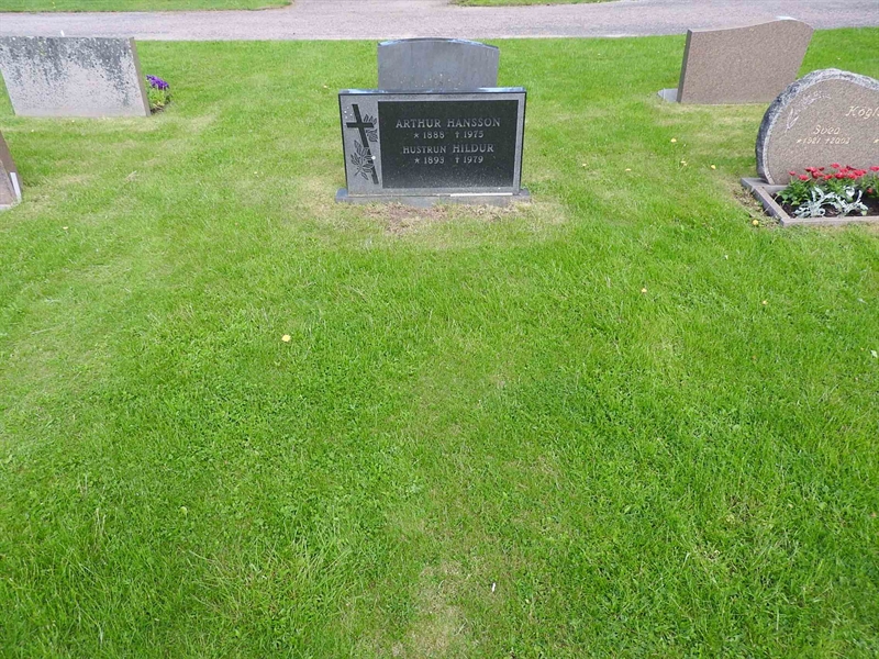 Hautatunnus: BK S   105-106