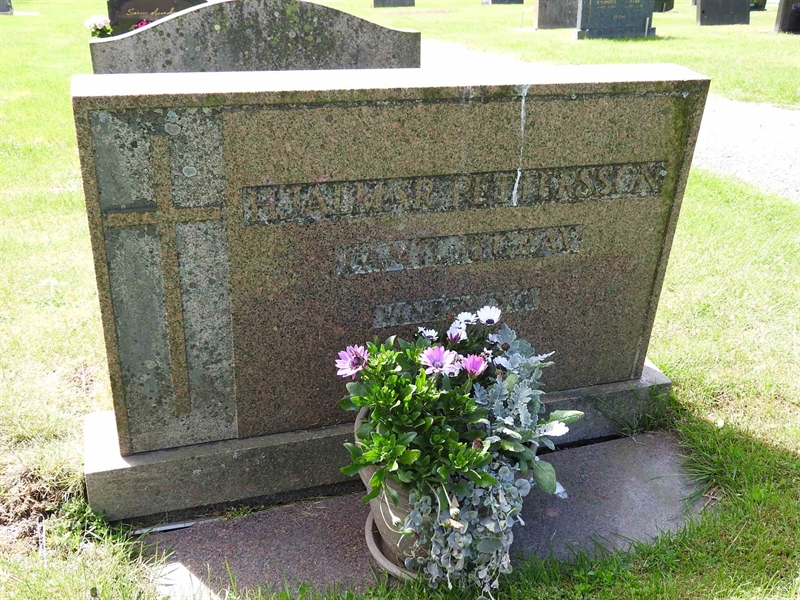 Hautatunnus: BK S   113-114