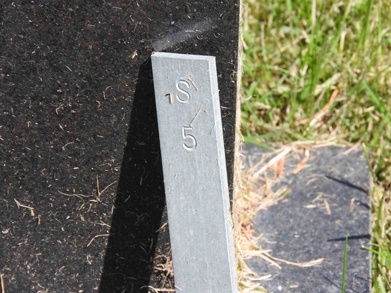 Gravnummer: BK S     5