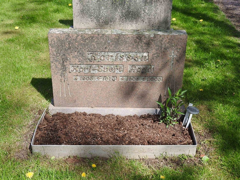Grave number: BK S    79-80