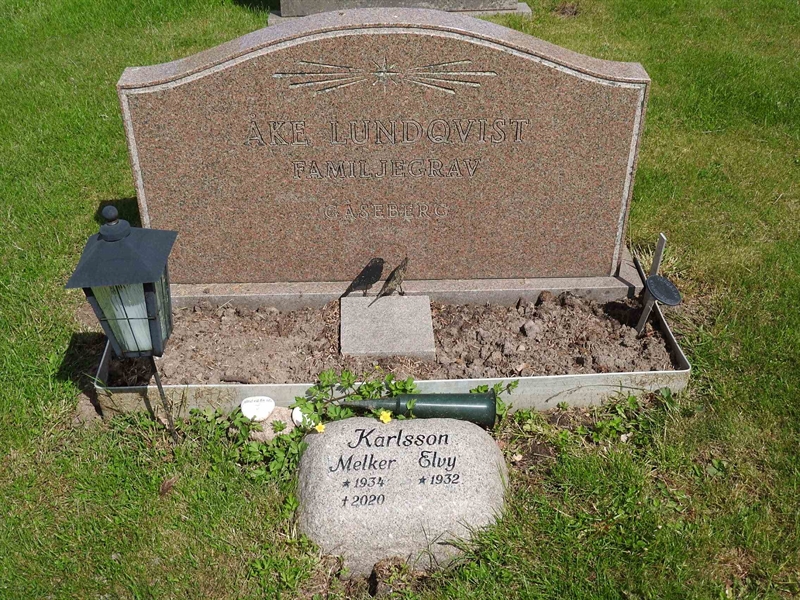 Grave number: BK S    97-98