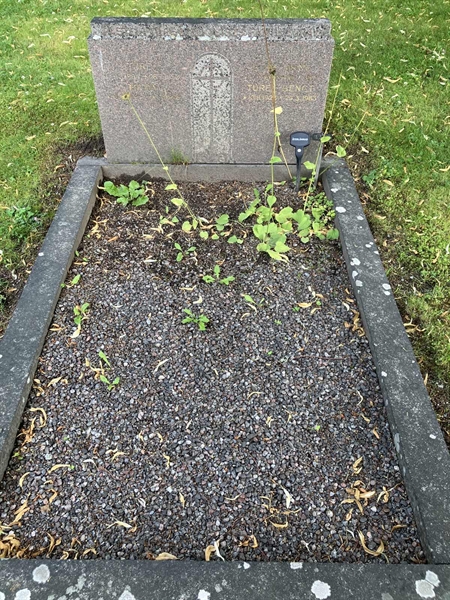 Grave number: 1 10    27
