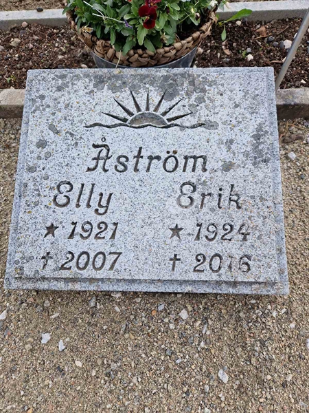 Grave number: 501 07 937-939