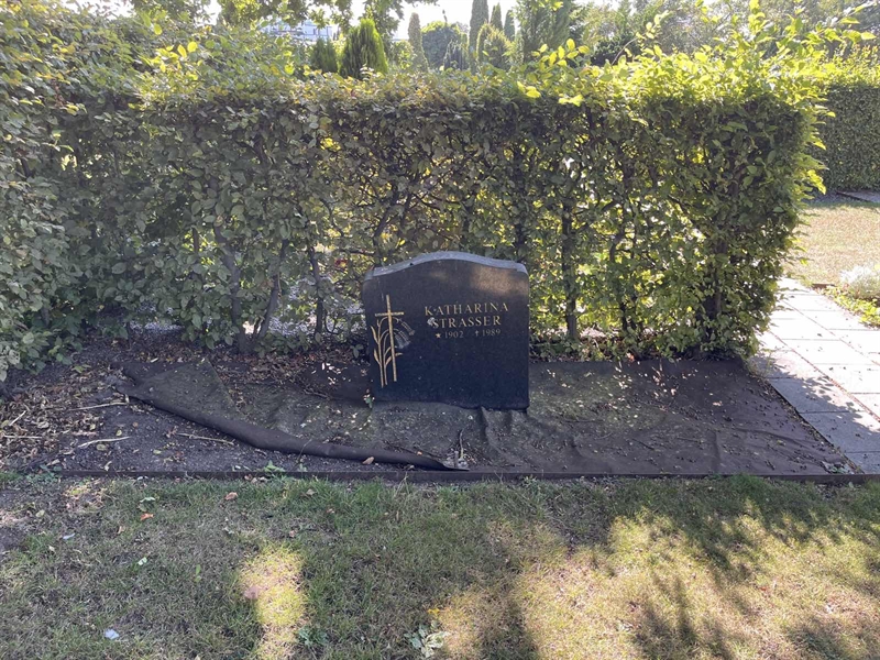 Grave number: NK XI    27