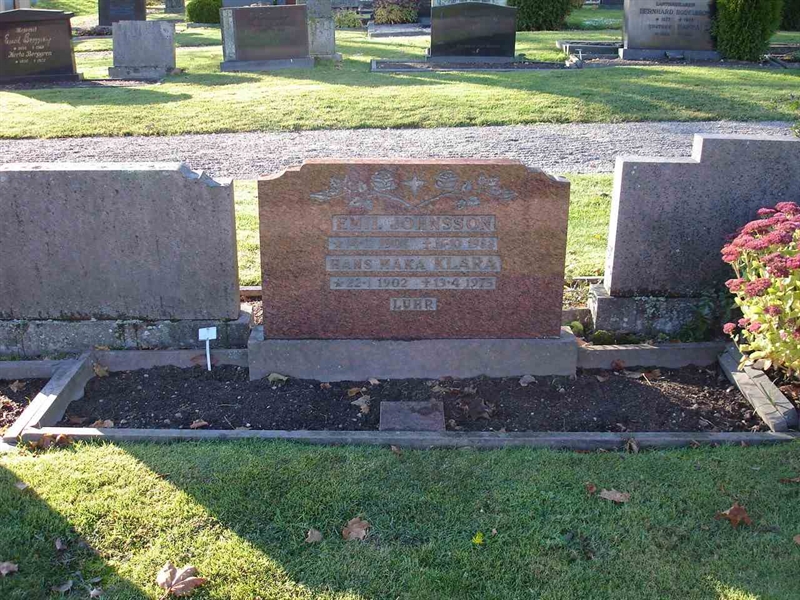 Grave number: FG R    24, 25