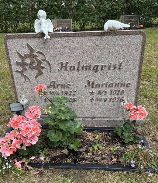 Grave number: 1 KV.3    49-51