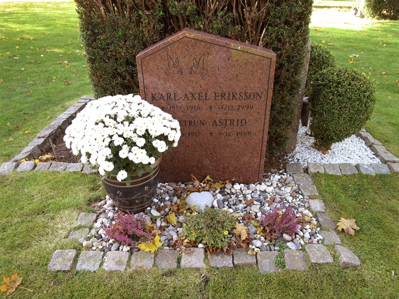 Grave number: HNB II   127