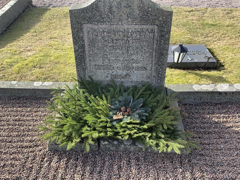 Grave number: SÖ E    90, 91, 92