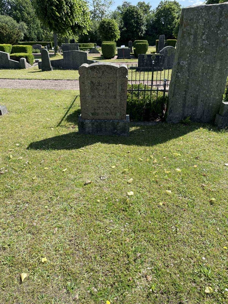 Grave number: EK E 2     8