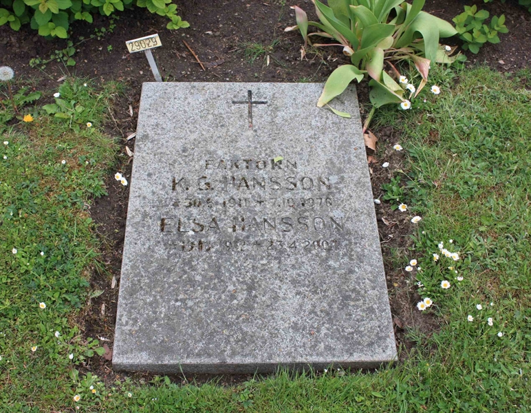 Grave number: Ö 29    37