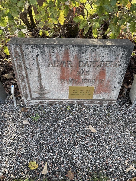 Grave number: 4 N ND     5