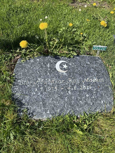 Grave number: R 05M 220