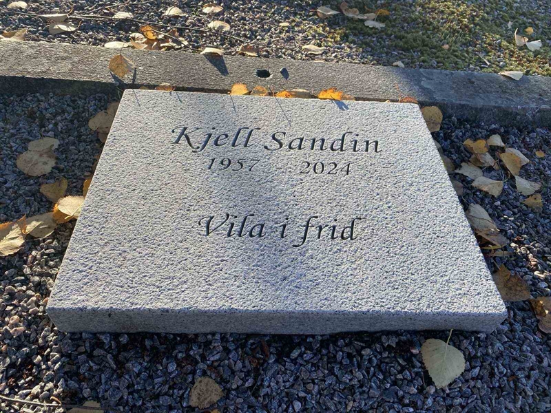 Grave number: 2 05   104