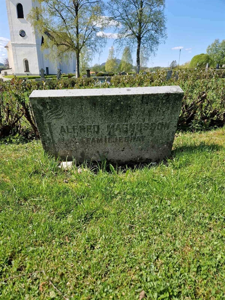 Grave number: 501 19 3741-3743
