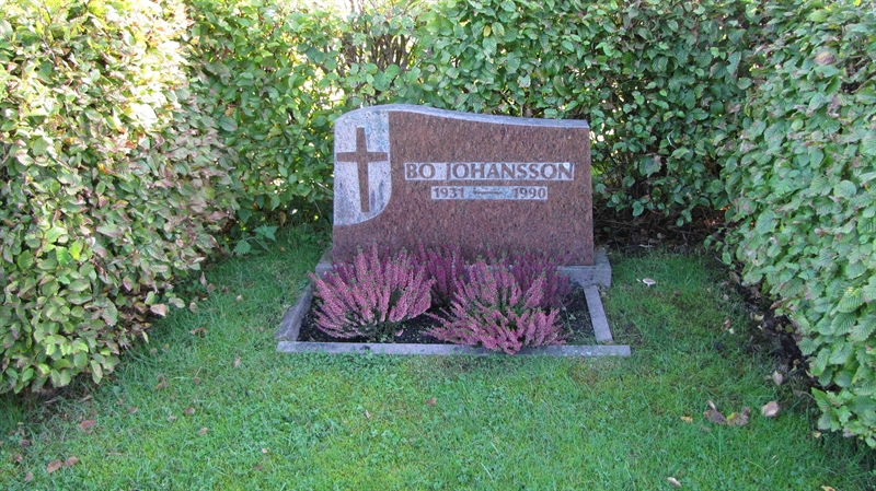 Grave number: HN BJÖRK   213, 214