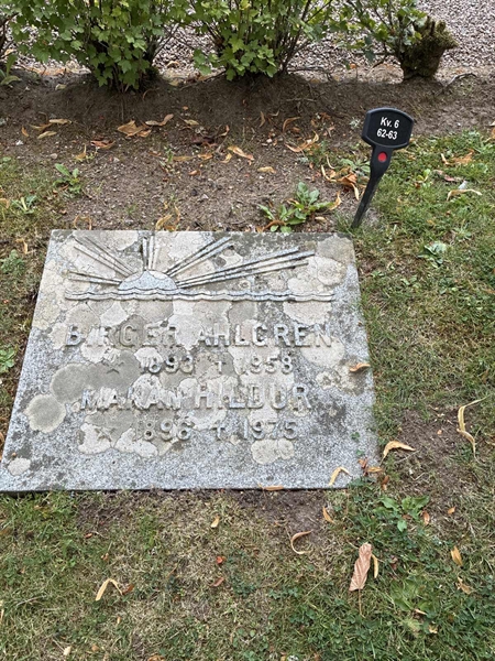 Grave number: 33 6    62-63