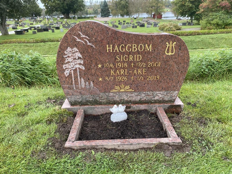 Grave number: 4 Öv 18     5