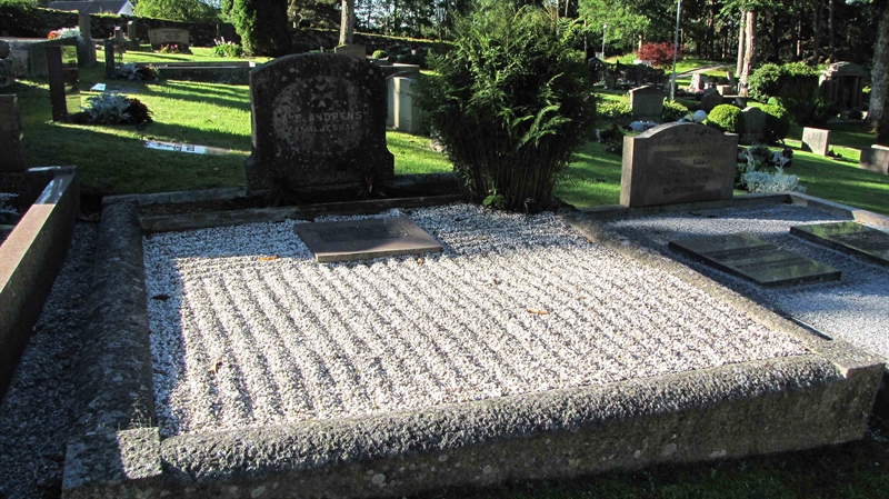 Grave number: HG MÅSEN   473, 474