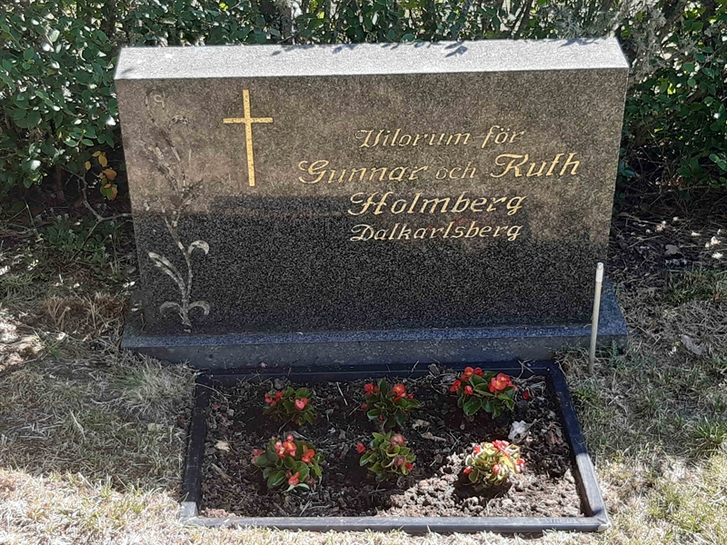 Grave number: VI 02   647