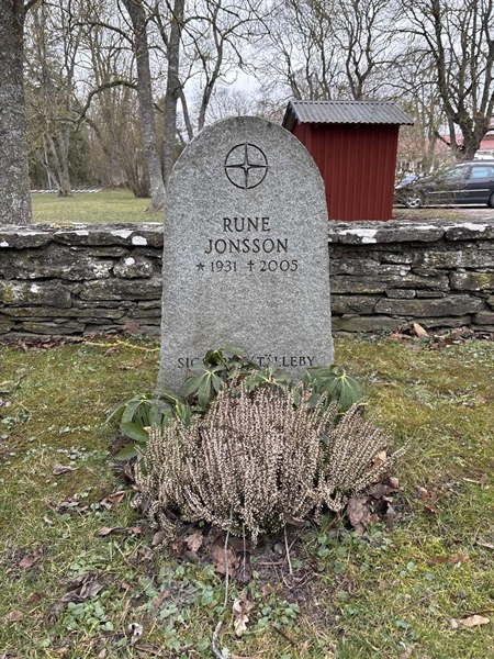 Grave number: G A 97a