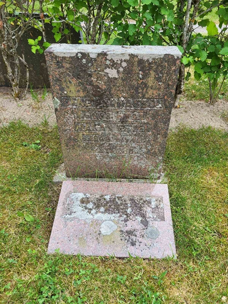 Grave number: Jä 04     4