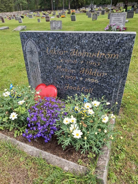 Grave number: 001 2   535