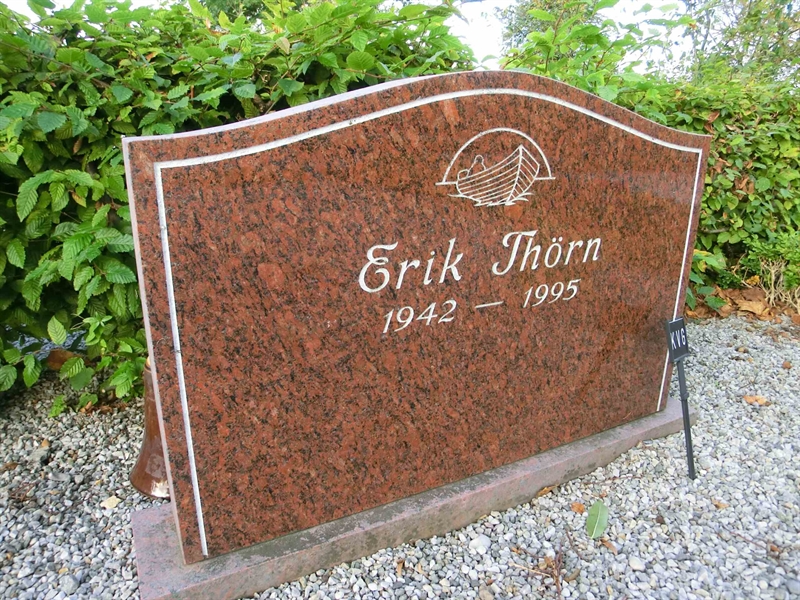 Grave number: ÖT NYA 331-332