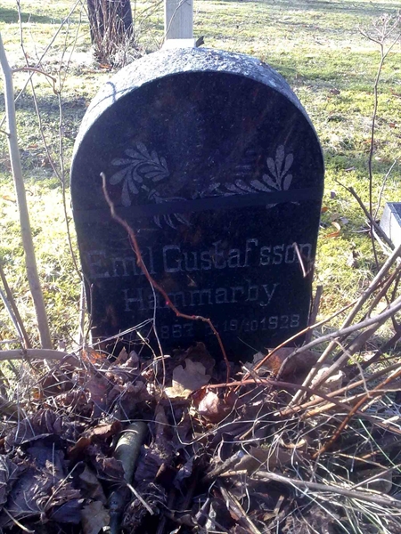 Grave number: NO 19    76