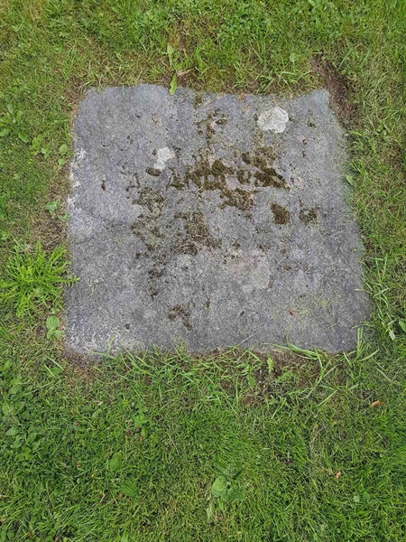 Grave number: 06 60705