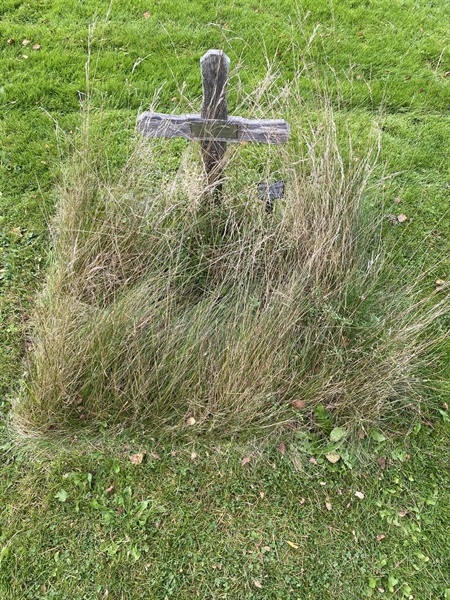 Hautatunnus: 2 C   652-653