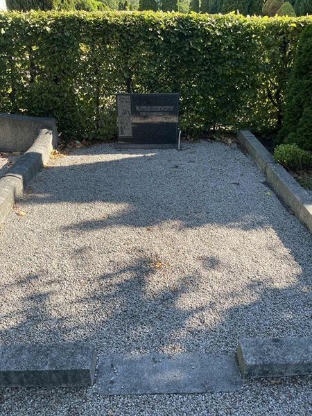 Grave number: NK IX   128