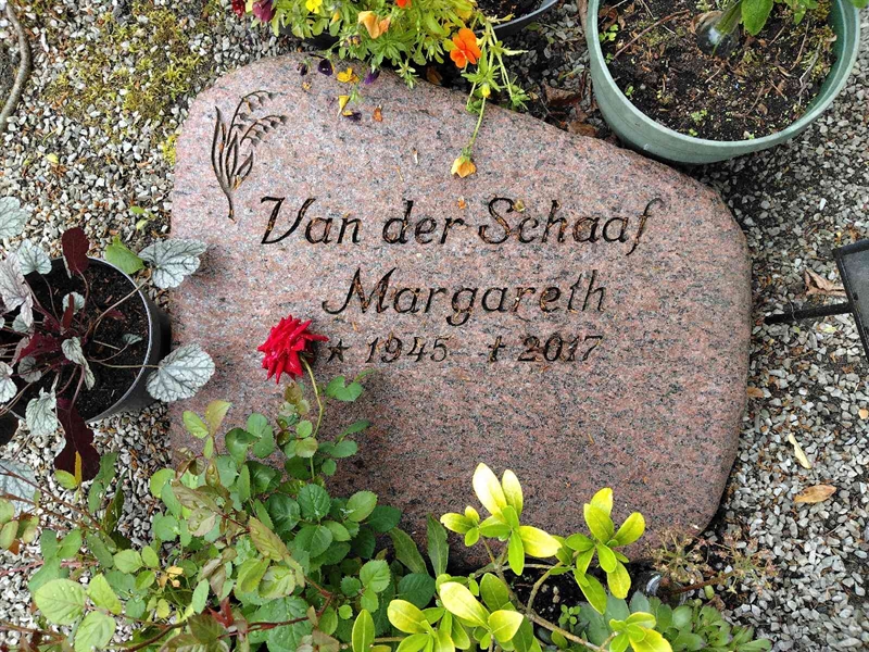 Grave number: FJ G 3D     1-2