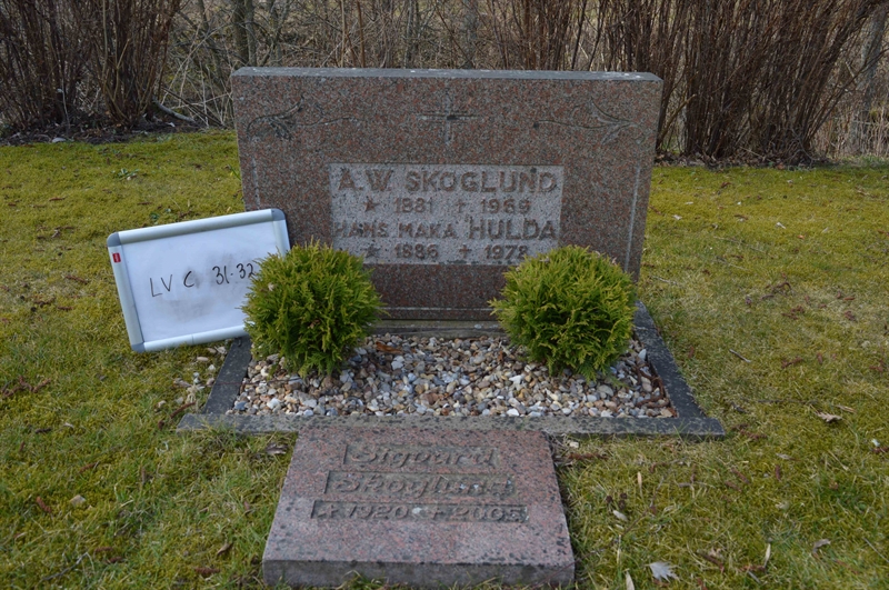 Grave number: LV C    31, 32
