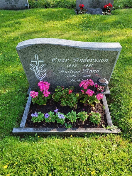 Grave number: kö 01 08   107-108