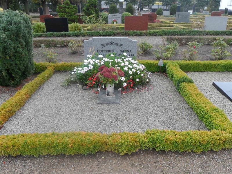 Grave number: ÖT GVK1H     9, 10