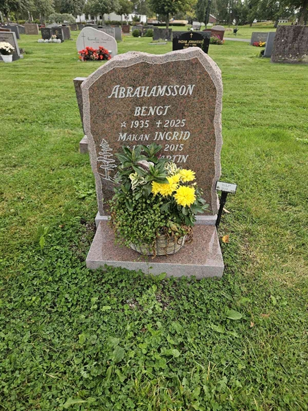 Grave number: Fr 8   283