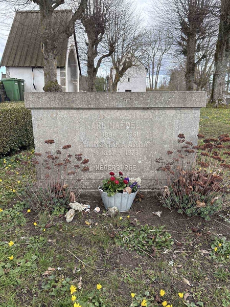 Gravnummer: FA    82, 83