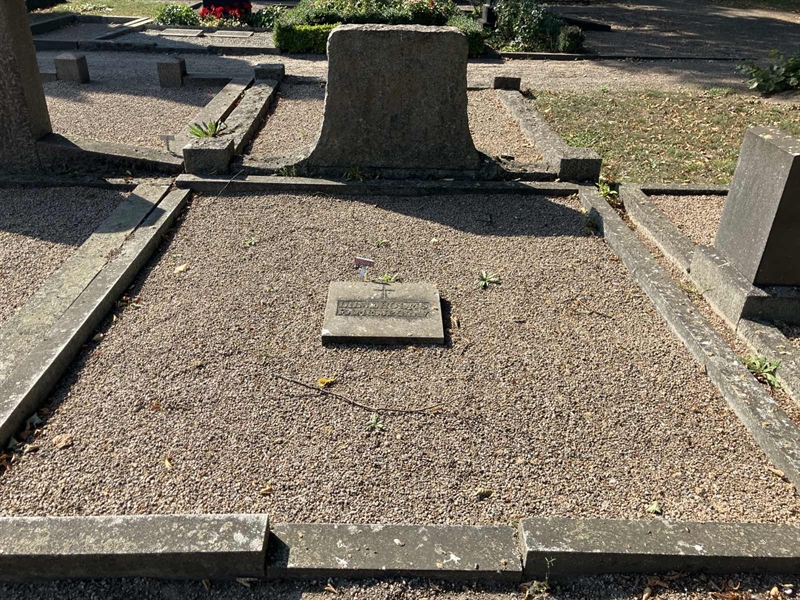 Grave number: Ö 09i   121, 122